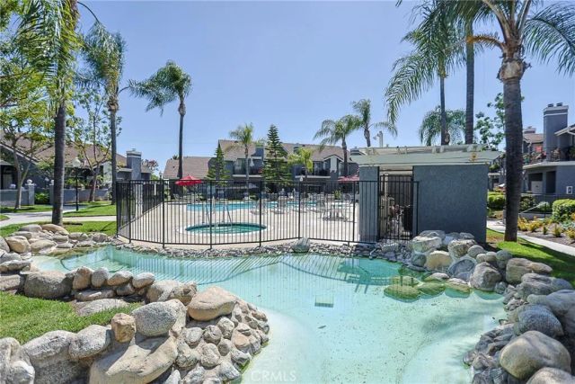 776 E San Bernardino 7, Covina, CA 91723
