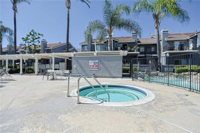 776 E San Bernardino 7, Covina, CA 91723