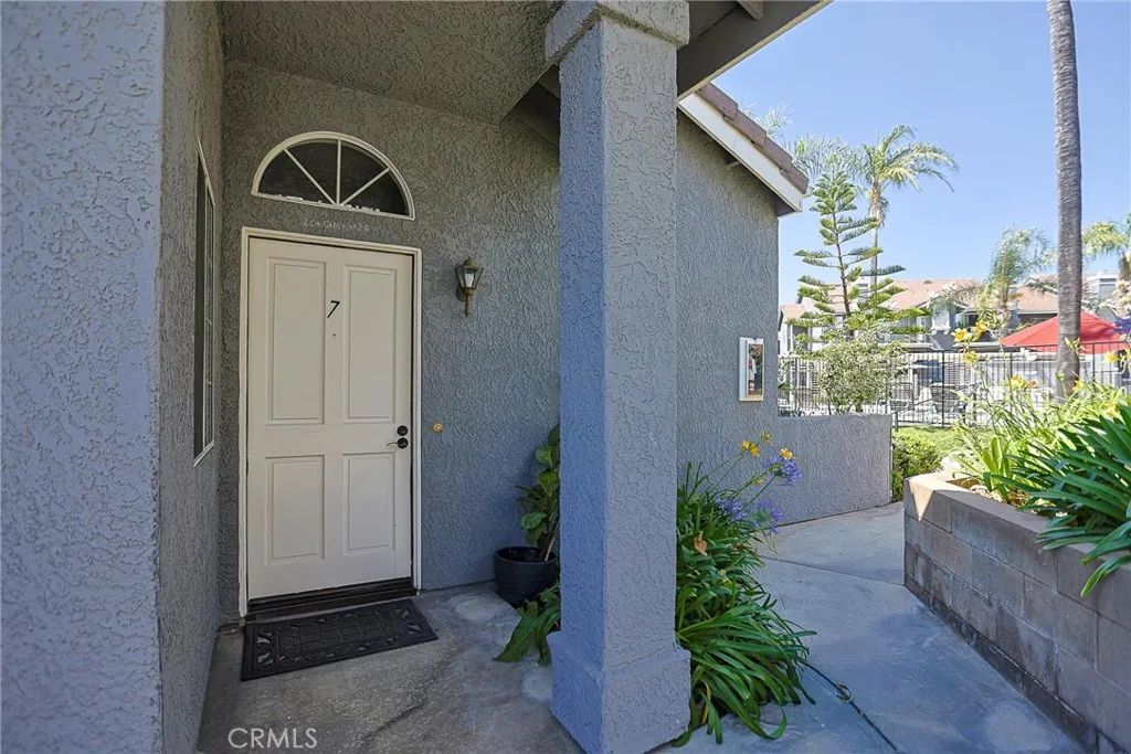 776 E San Bernardino 7, Covina, CA 91723
