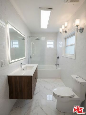 438 W Plymouth Street, Inglewood, CA 90302