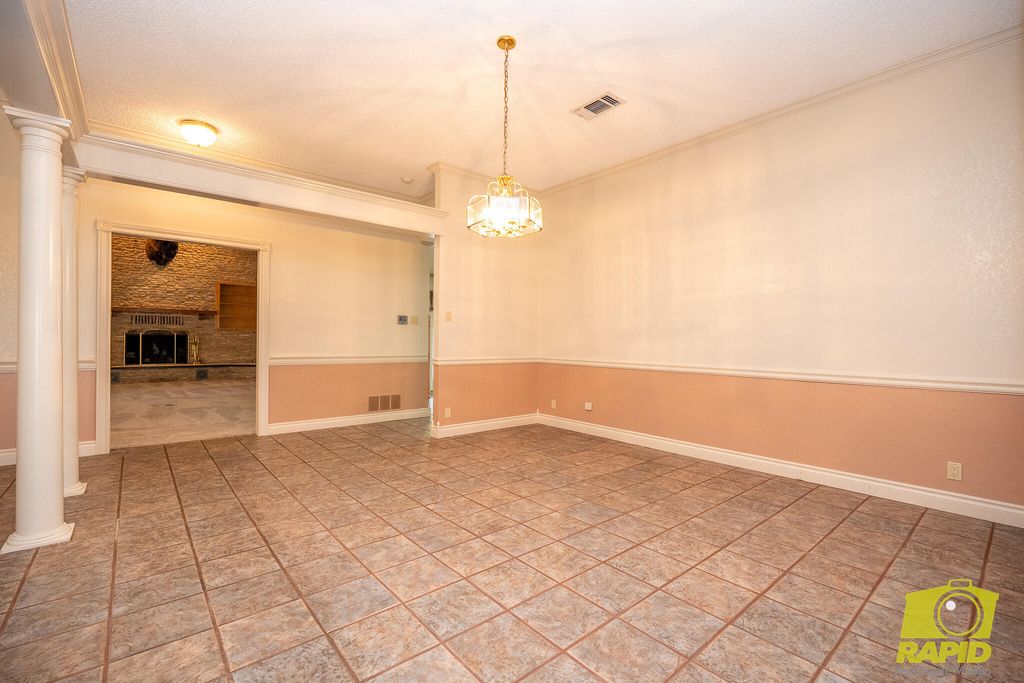 Image 11 of property listing at 6408 Shady Oaks Drive, San Angelo, TX 76904