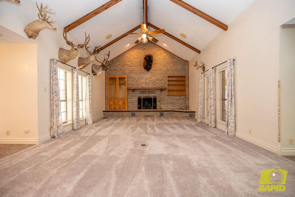 Image 12 of property listing at 6408 Shady Oaks Drive, San Angelo, TX 76904