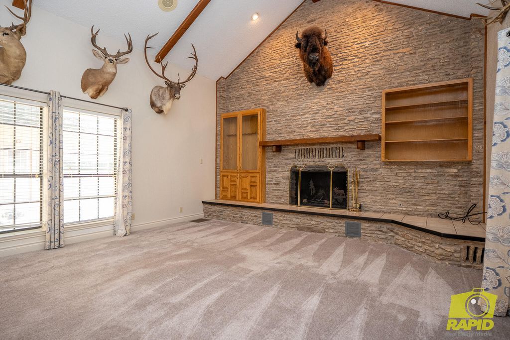 Image 13 of property listing at 6408 Shady Oaks Drive, San Angelo, TX 76904