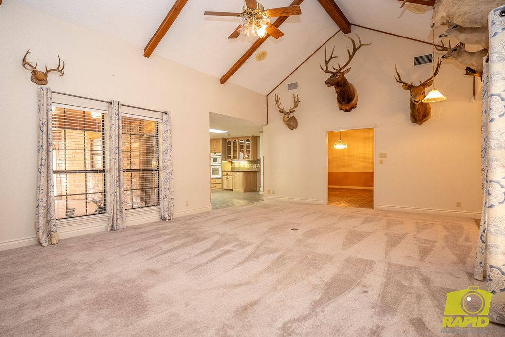Image 14 of property listing at 6408 Shady Oaks Drive, San Angelo, TX 76904