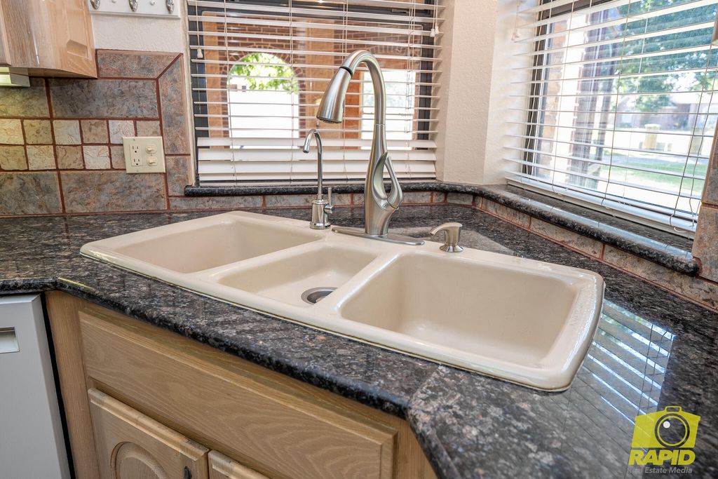 Image 23 of property listing at 6408 Shady Oaks Drive, San Angelo, TX 76904