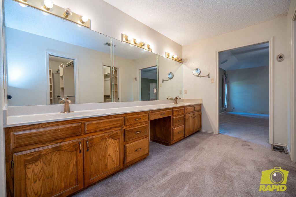 Image 28 of property listing at 6408 Shady Oaks Drive, San Angelo, TX 76904