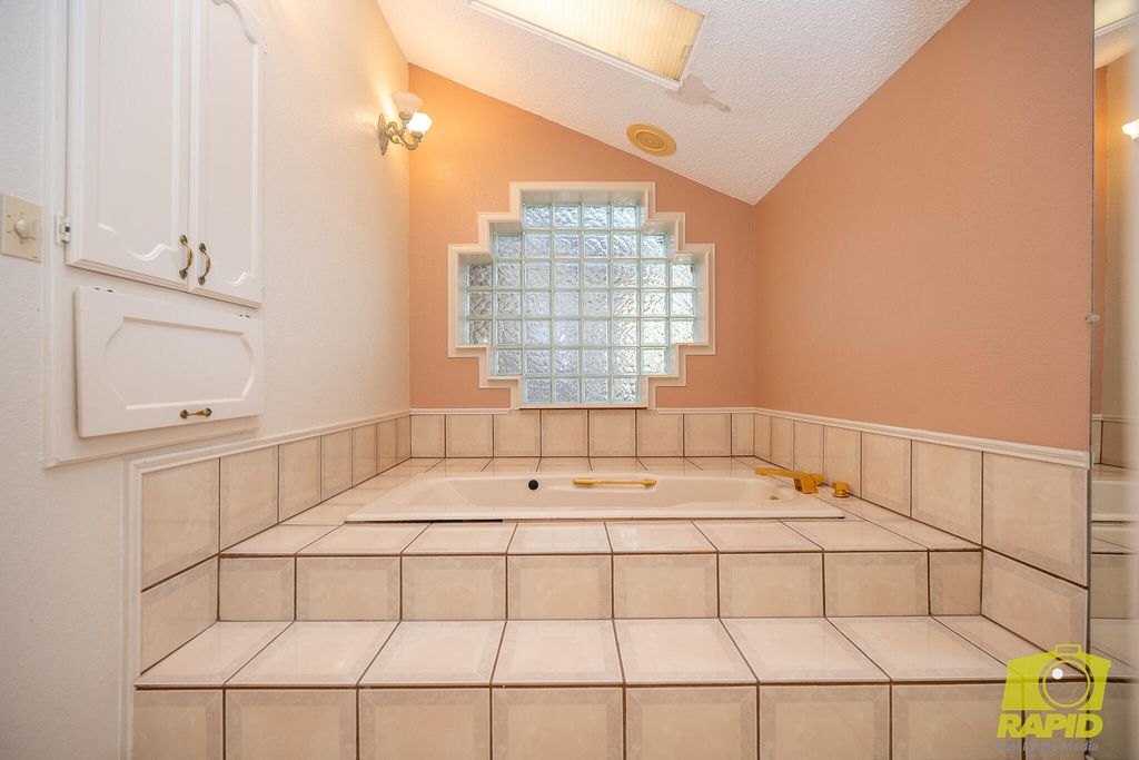 Image 29 of property listing at 6408 Shady Oaks Drive, San Angelo, TX 76904