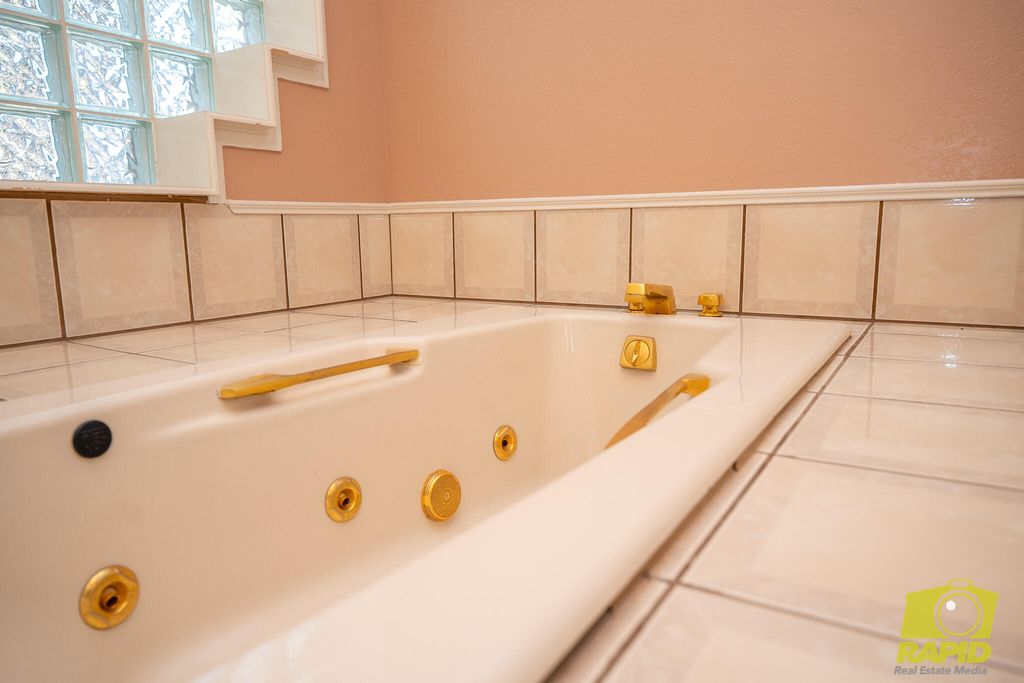 Image 30 of property listing at 6408 Shady Oaks Drive, San Angelo, TX 76904