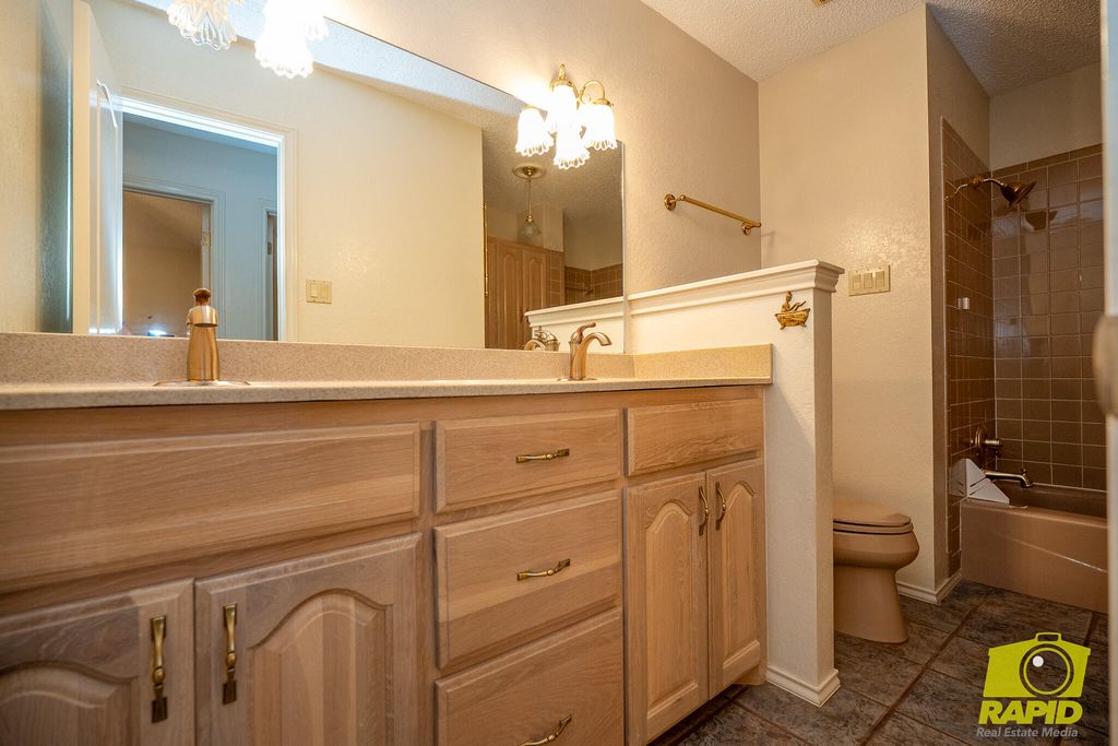 Image 41 of property listing at 6408 Shady Oaks Drive, San Angelo, TX 76904