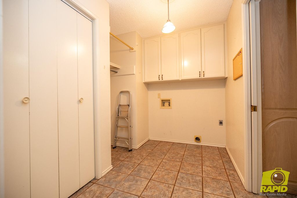 Image 42 of property listing at 6408 Shady Oaks Drive, San Angelo, TX 76904