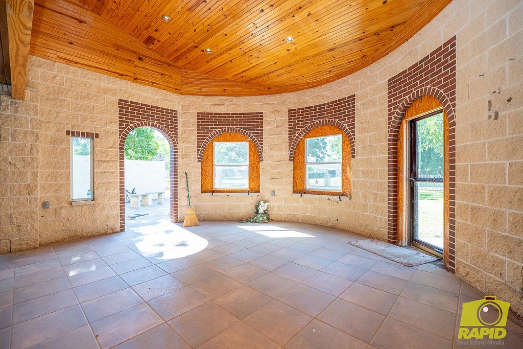 Image 44 of property listing at 6408 Shady Oaks Drive, San Angelo, TX 76904