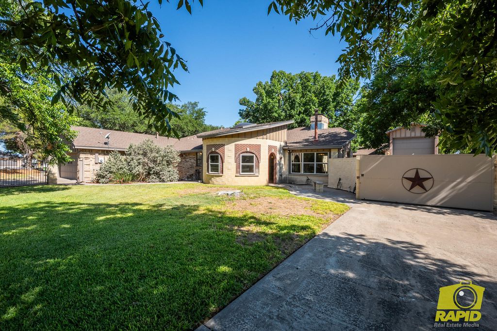 Image 58 of property listing at 6408 Shady Oaks Drive, San Angelo, TX 76904