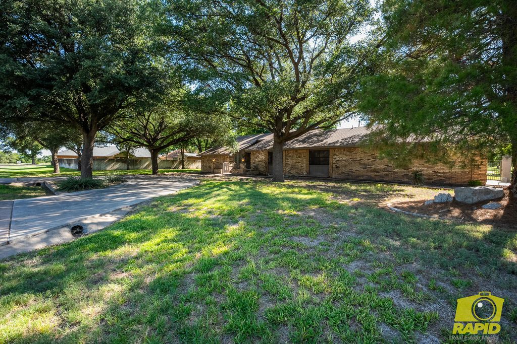 Image 63 of property listing at 6408 Shady Oaks Drive, San Angelo, TX 76904