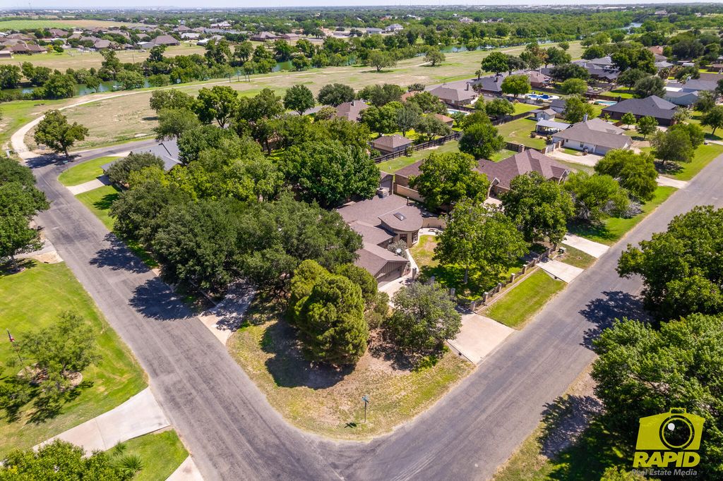 Image 74 of property listing at 6408 Shady Oaks Drive, San Angelo, TX 76904