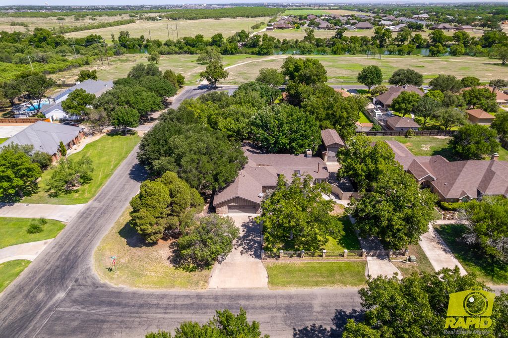 Image 75 of property listing at 6408 Shady Oaks Drive, San Angelo, TX 76904