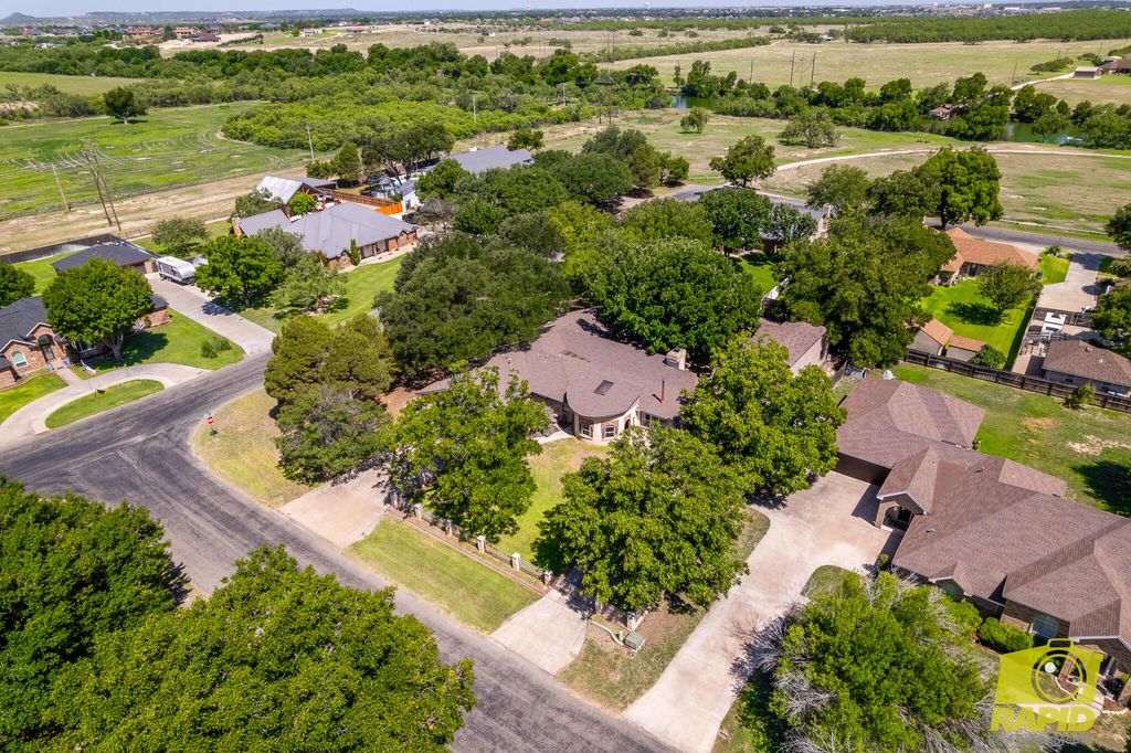 Image 76 of property listing at 6408 Shady Oaks Drive, San Angelo, TX 76904