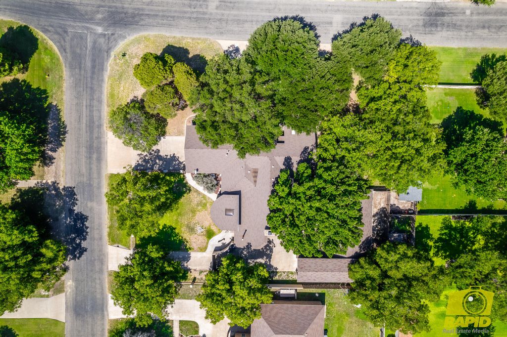 Image 77 of property listing at 6408 Shady Oaks Drive, San Angelo, TX 76904