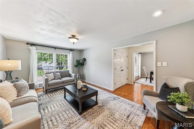 1142 Richland Drive, Chesterfield, MO 63017