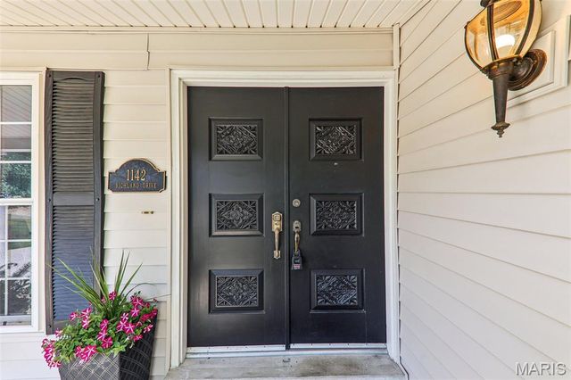 1142 Richland Drive, Chesterfield, MO 63017