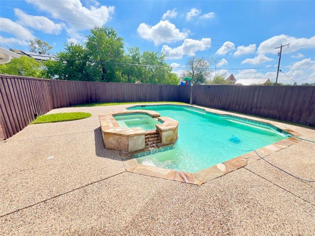 1028 Silverthorn Court, Mesquite, TX 75150