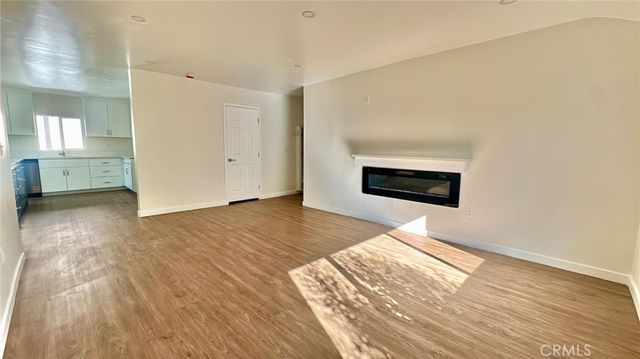 2512 Stanford, Los Angeles, CA 90011