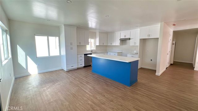 2512 Stanford, Los Angeles, CA 90011