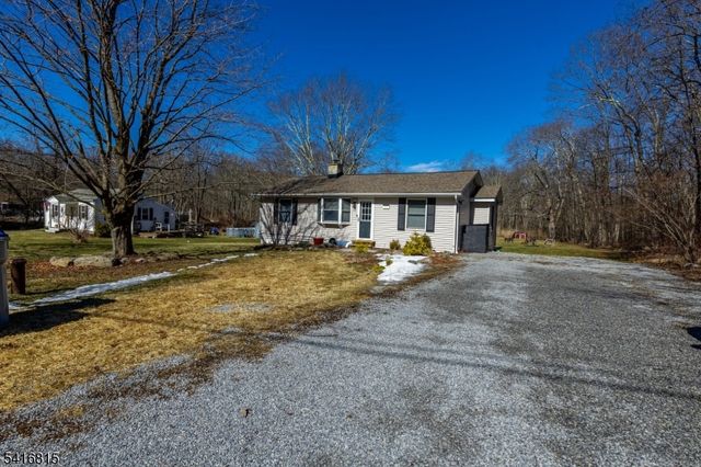 17 Stempert Rd, Frankford Twp., NJ 07826