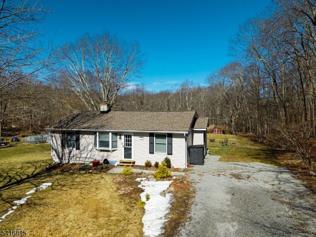 17 Stempert Rd, Frankford Twp., NJ 07826