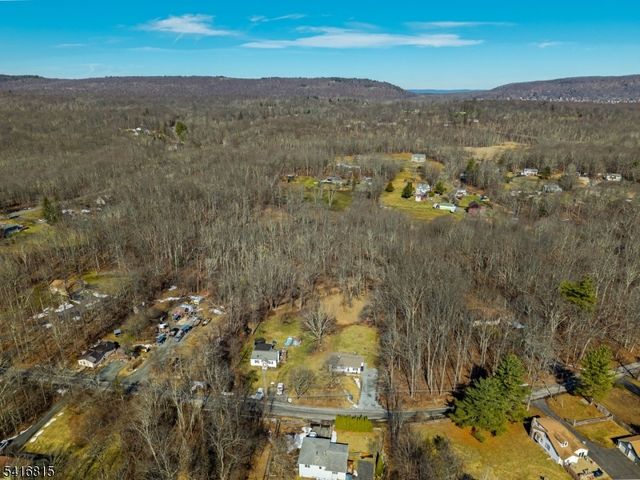 17 Stempert Rd, Frankford Twp., NJ 07826