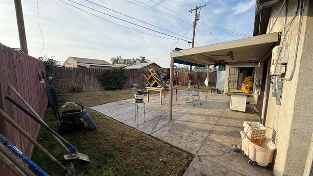 1415 Hayden Avenue, Hanford, CA 93230