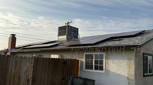 1415 Hayden Avenue, Hanford, CA 93230