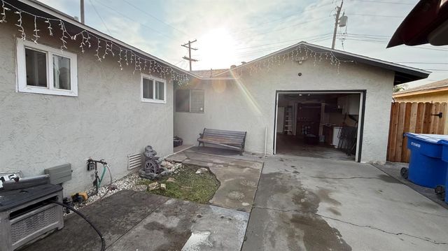 1415 Hayden Avenue, Hanford, CA 93230