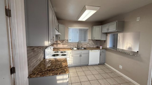 1415 Hayden Avenue, Hanford, CA 93230