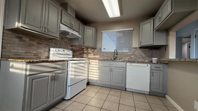 1415 Hayden Avenue, Hanford, CA 93230