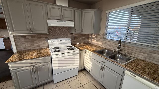 1415 Hayden Avenue, Hanford, CA 93230