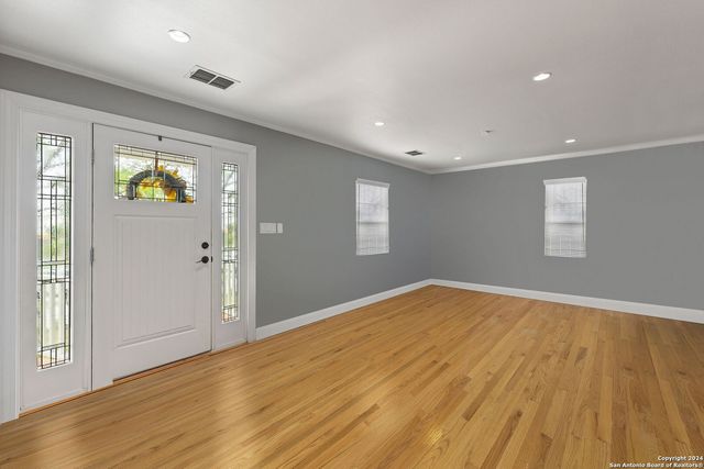 135 Blue Bonnet Blvd, Alamo Heights, TX 78209