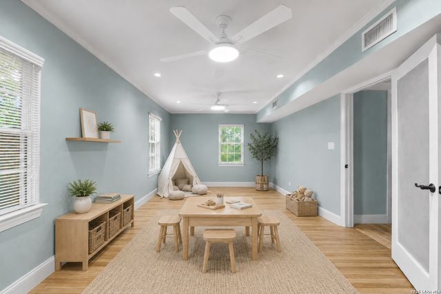 135 Blue Bonnet Blvd, Alamo Heights, TX 78209
