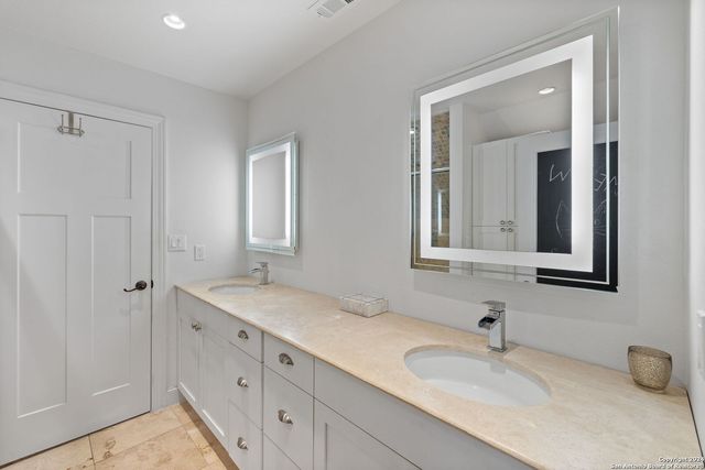 135 Blue Bonnet Blvd, Alamo Heights, TX 78209