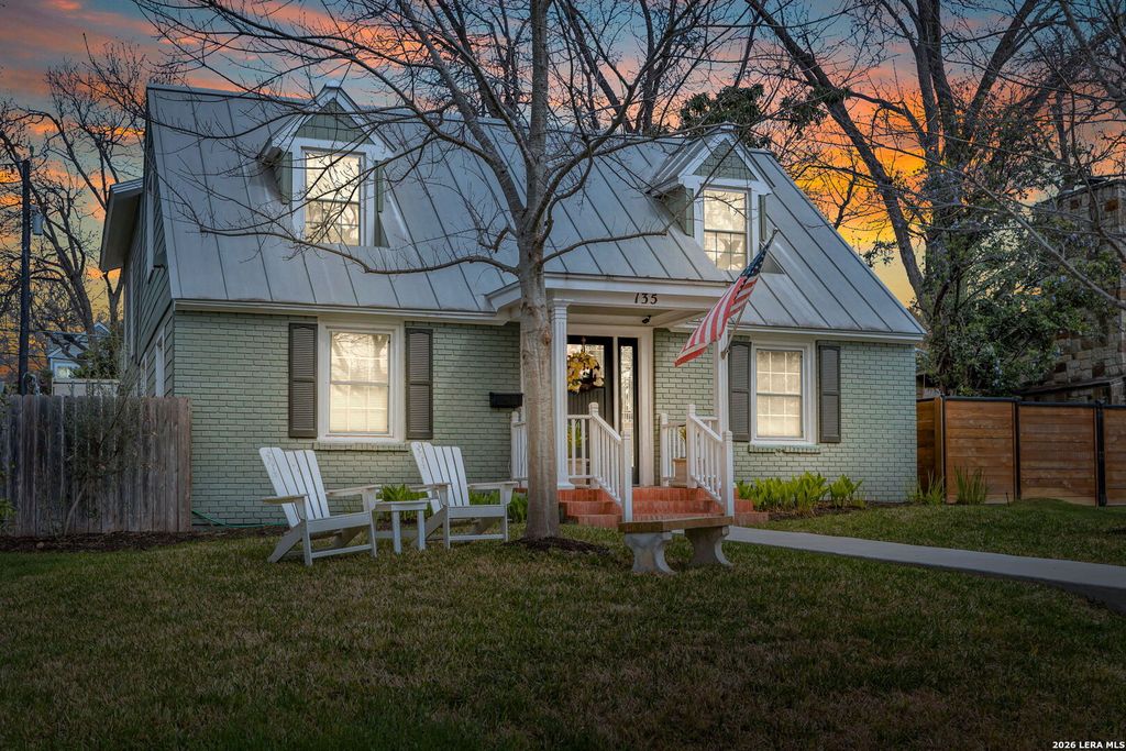 135 Blue Bonnet Blvd, Alamo Heights, TX 78209