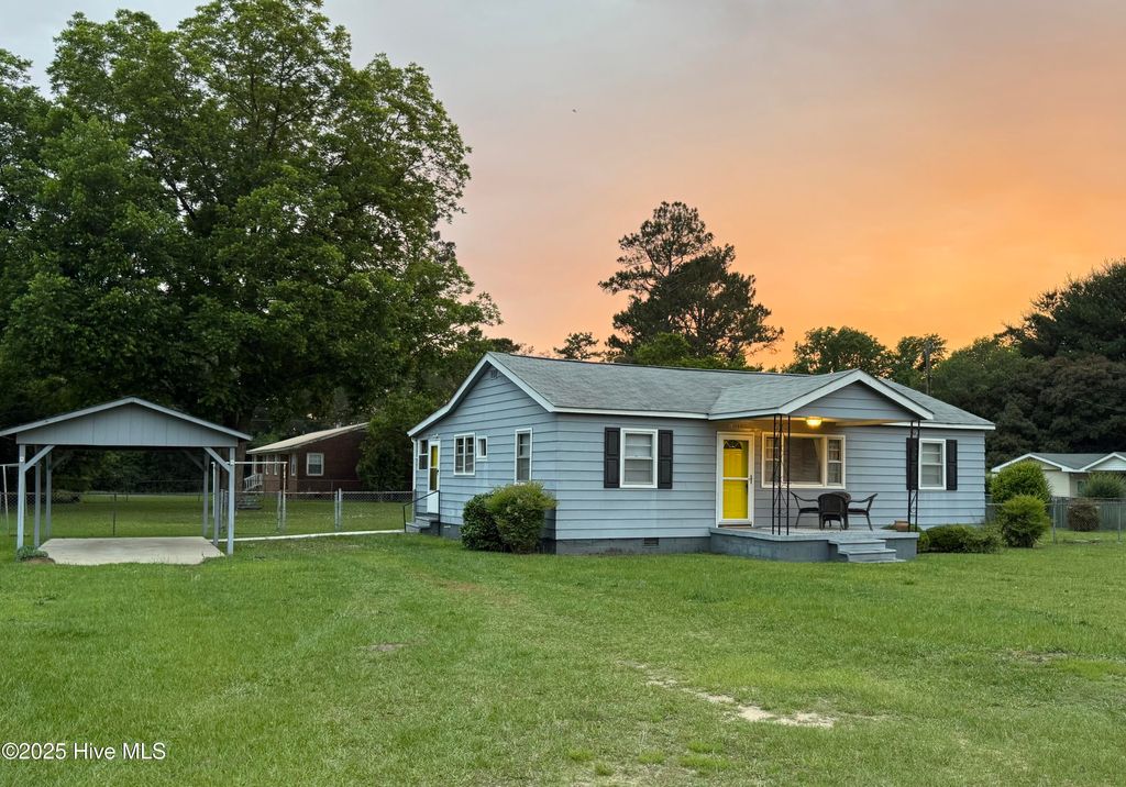 16980 Barnes Drive, Laurinburg, NC 28352