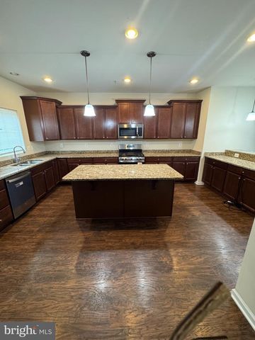 7478 TANYARD KNOLL LN, Glen Burnie, MD 21060