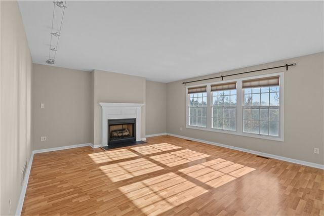 1100 Meadowbrook Dr, Canonsburg, PA 15317