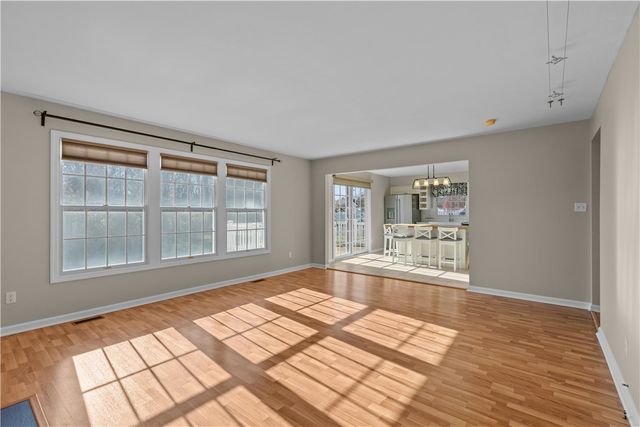 1100 Meadowbrook Dr, Canonsburg, PA 15317