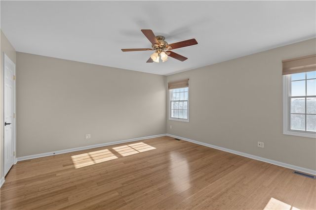 1100 Meadowbrook Dr, Canonsburg, PA 15317