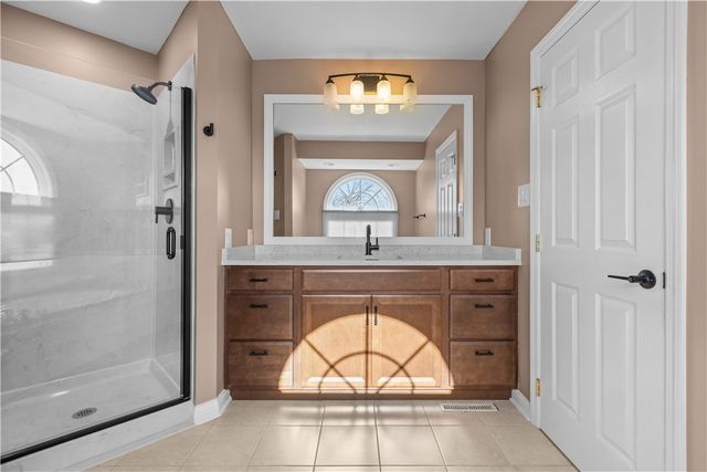 1100 Meadowbrook Dr, Canonsburg, PA 15317