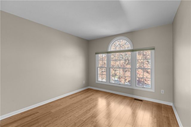 1100 Meadowbrook Dr, Canonsburg, PA 15317