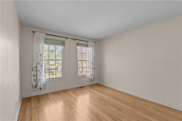 1100 Meadowbrook Dr, Canonsburg, PA 15317