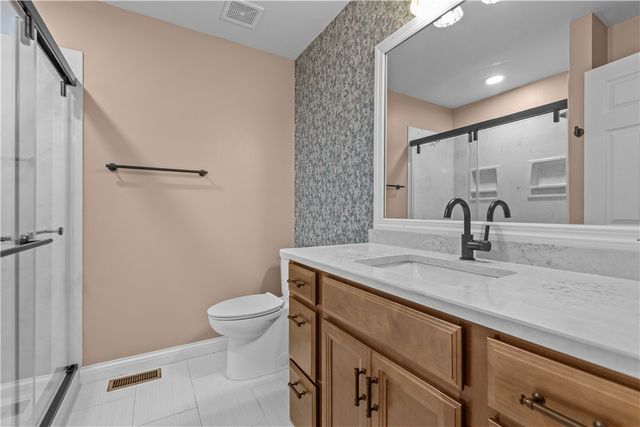 1100 Meadowbrook Dr, Canonsburg, PA 15317