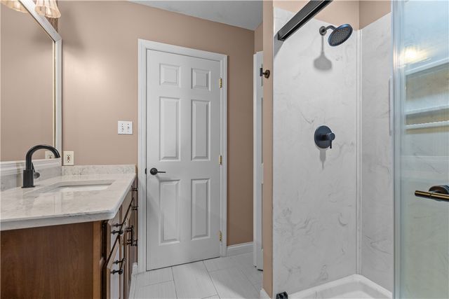 1100 Meadowbrook Dr, Canonsburg, PA 15317