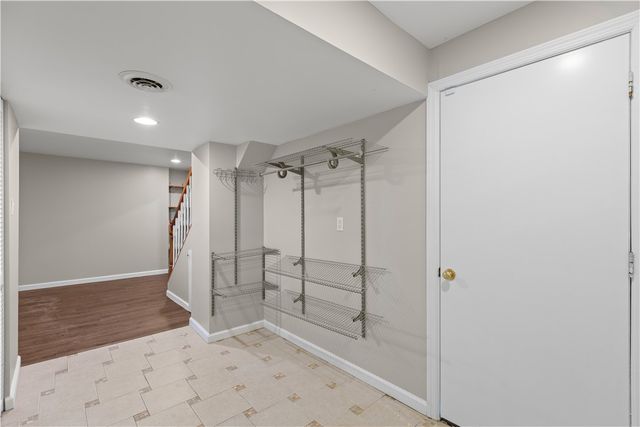 1100 Meadowbrook Dr, Canonsburg, PA 15317